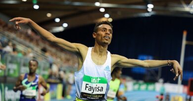 Abdisa Fayisa celebrates his 3000m win at the World Indoor in Germany