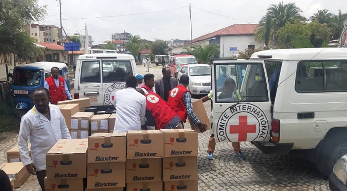 The ICRC and the Ethiopian Red Cross Society to collaborated to deliver the emergency medical supplies to five hospitals in Amhara region. (Image ERCS)