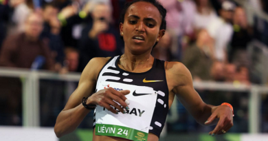 Gudaf Tsegay wins the 3000m in Lievin (© Dan Vernon)